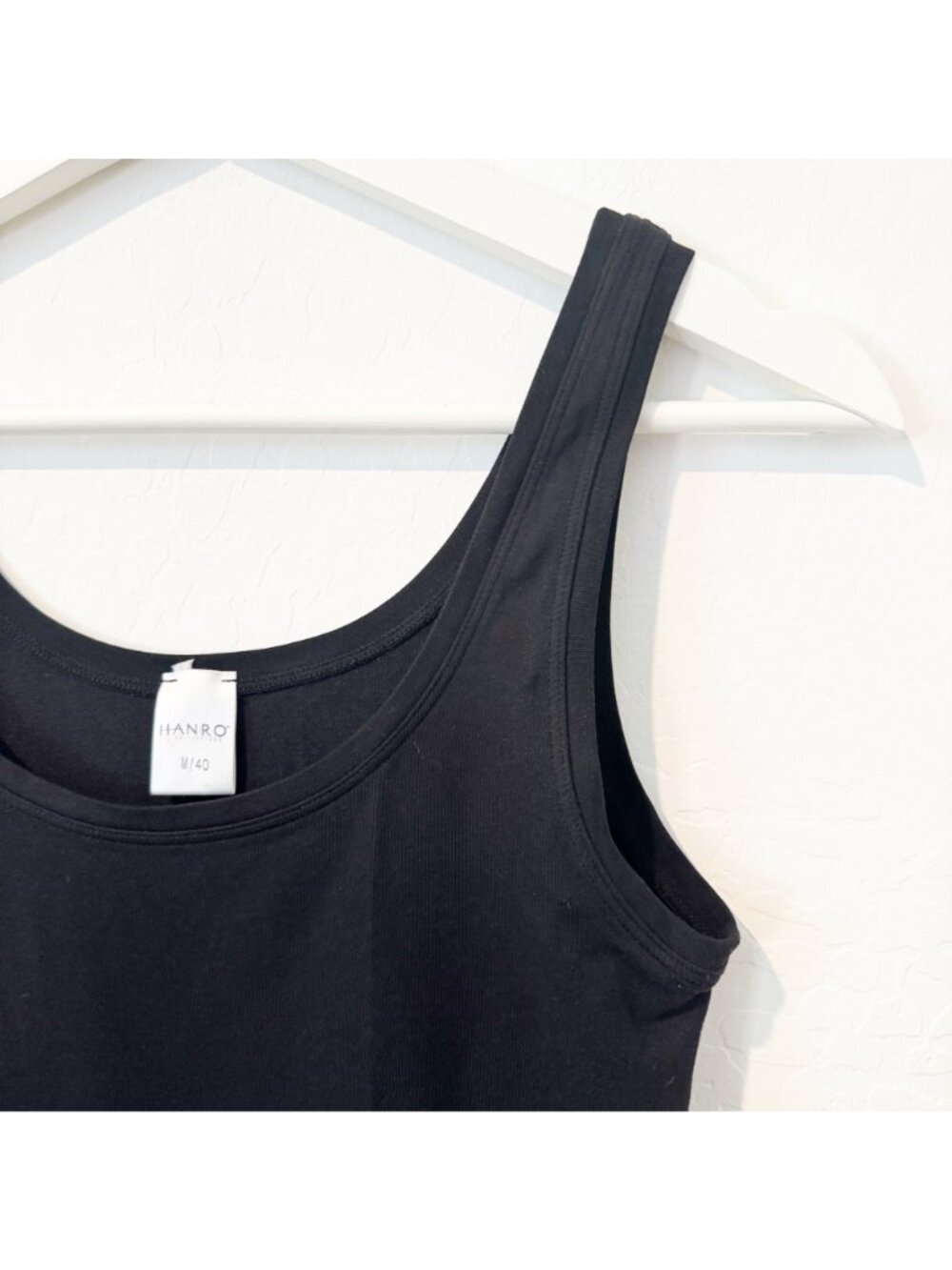 Hanro Touch Feeling Round Neck Seamless Stretch Tank Top Black Minimalist Medium - Picture 4 of 8